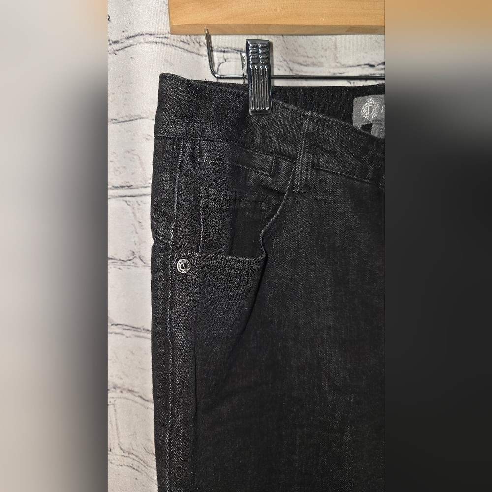 Democracy Ab Solution Black Cropped Jean Size 4 NWOT - Picture 2 of 10